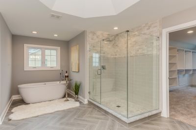 Glass Surround Tub